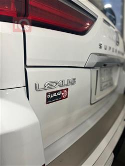 لێکزس LX